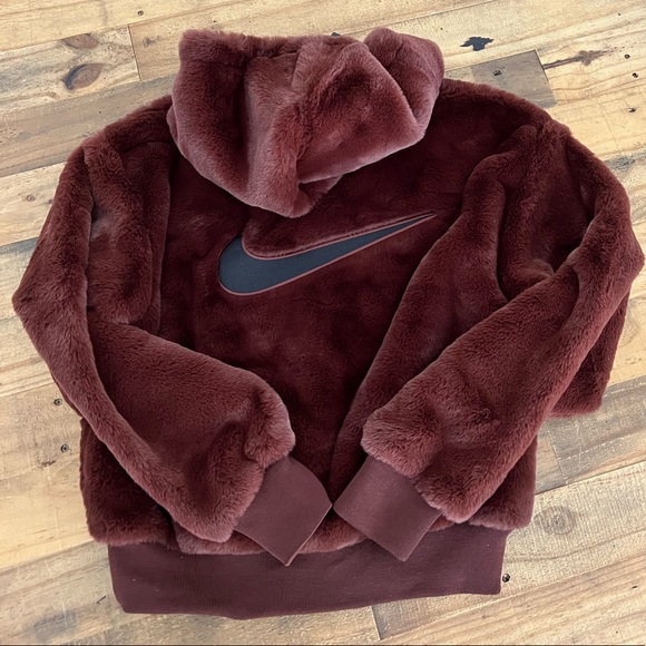 NWT NIKE ESSENTIALS FUR JACKET - Picture 4 of 8